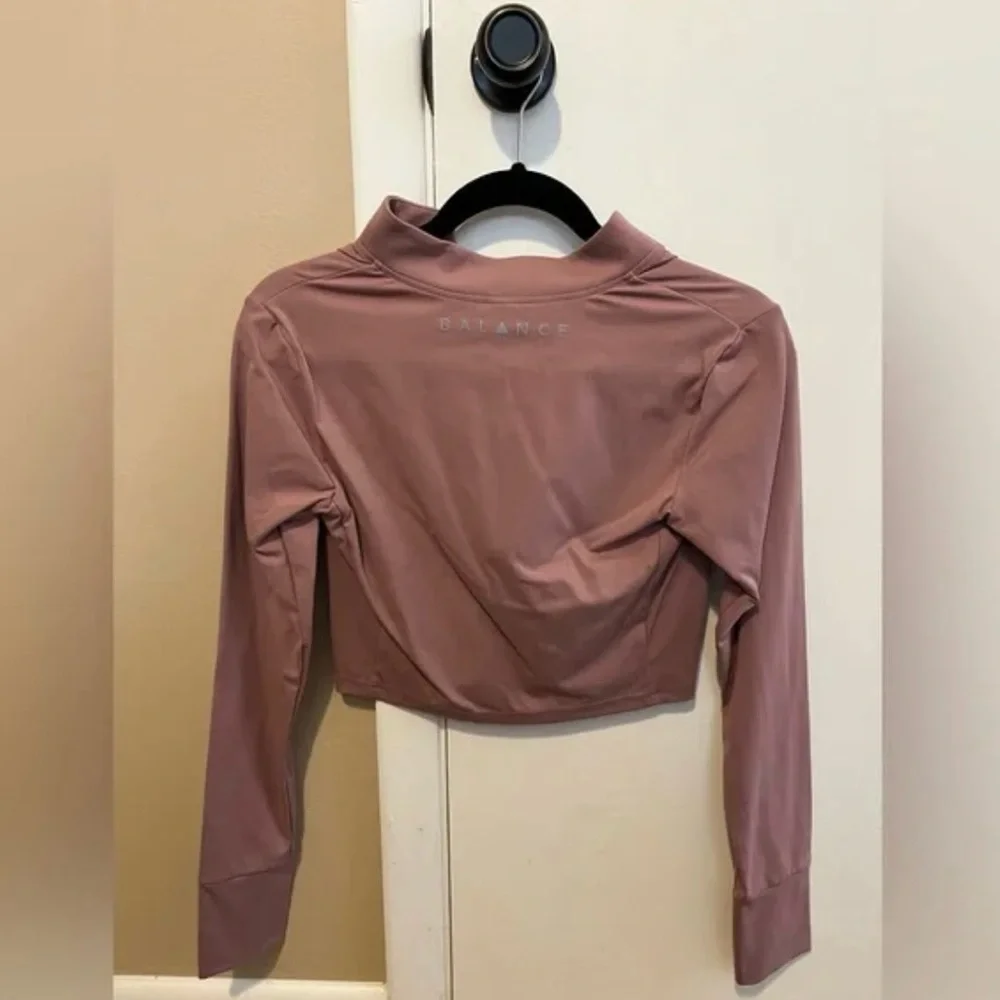 Balance Athletics cropped jacket - Picture 2 of 5